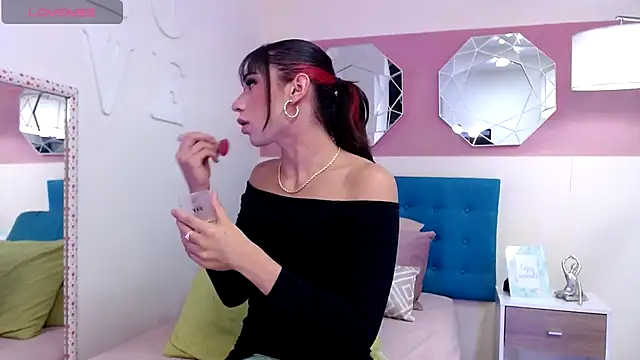 NicoletBlossom online show from 15, 11, 2025