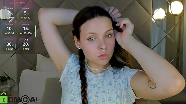 Hina Smith online show from 17, 10, 2025