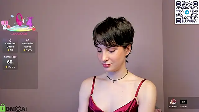 Snapshot of Adeline_Perle chatting on 12, 9, 2025 Adeline Perle online show from 12, 9, 2025