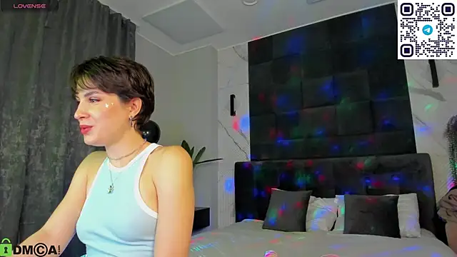 Snapshot of Adeline_Perle chatting on 13, 9, 2025 Adeline Perle online show from 13, 9, 2025