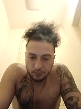 Snapshot of Woodern chatting on 2, 12, 2025 Woodern online show from 2, 12, 2025