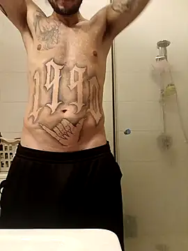 Snapshot of Woodern chatting on 18, 12, 2025 Woodern online show from 18, 12, 2025