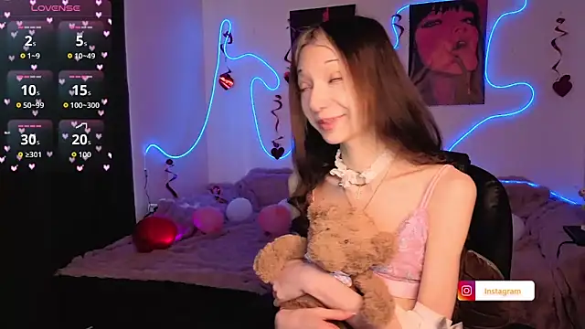 Snapshot of KiraGlam chatting on 30, 3, 2026 KiraGlam online show from 30, 3, 2026