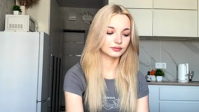 Snapshot of MycuteMolly chatting on 1, 10, 2025 MycuteMolly online show from 1, 10, 2025