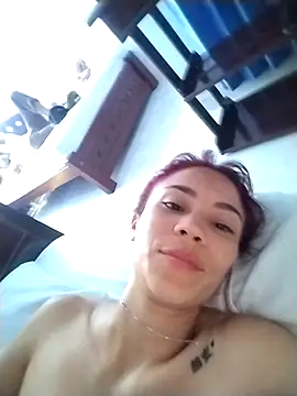 Snapshot of dulcelatin21 chatting on 31, 10, 2025 dulcelatin21 online show from 31, 10, 2025