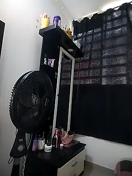 Snapshot of dulcelatin21 chatting on 3, 11, 2025 dulcelatin21 online show from 3, 11, 2025