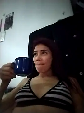 Snapshot of dulcelatin21 chatting on 15, 11, 2025 dulcelatin21 online show from 15, 11, 2025