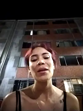 Snapshot of dulcelatin21 chatting on 28, 11, 2025 dulcelatin21 online show from 28, 11, 2025