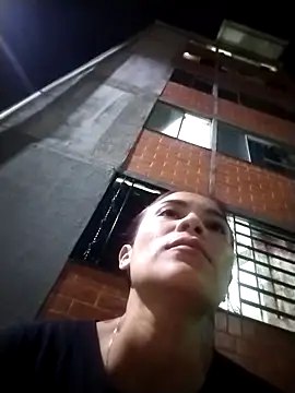 Snapshot of dulcelatin21 chatting on 2, 12, 2025 dulcelatin21 online show from 2, 12, 2025