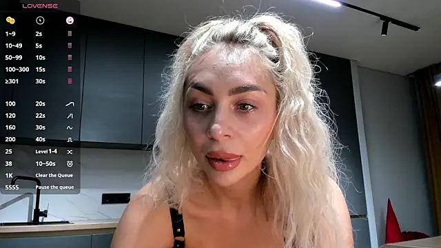 SaraShine  online show from 14, 12, 2025