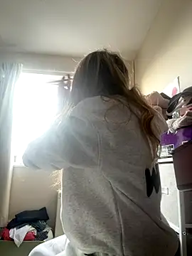 Angelloverxo online show from 4, 12, 2025