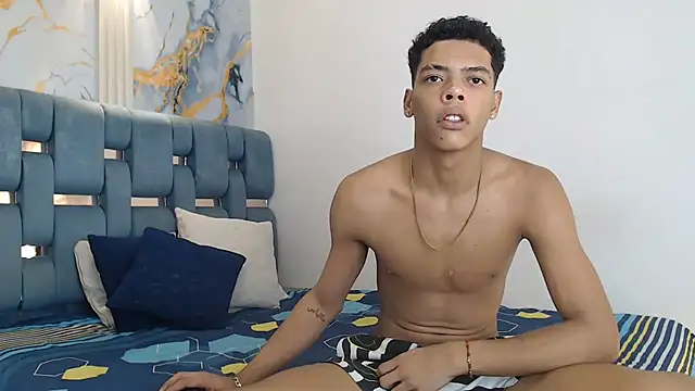 PRETTY FEM online show from 19, 2, 2026