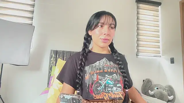 Snapshot of greciadom555 chatting on 2, 10, 2025 greciadom555 online show from 2, 10, 2025