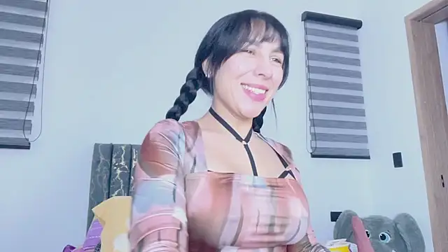 Snapshot of greciadom555 chatting on 10, 10, 2025 greciadom555 online show from 10, 10, 2025