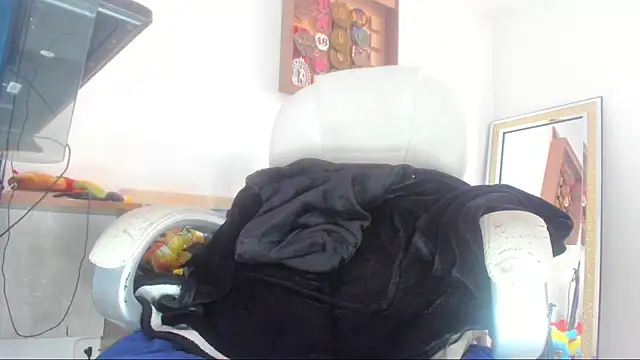 mila dash online show from 27, 11, 2025