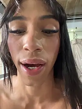 Snapshot of REINA_ADAHARA chatting on 18, 4, 2026 REINA ADAHARA online show from 18, 4, 2026