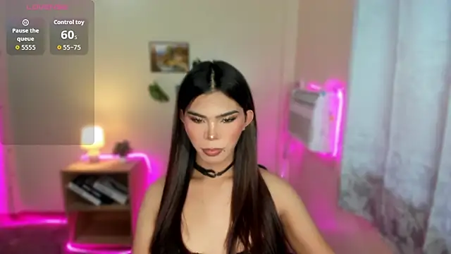 Snapshot of dianne_swift chatting on 22, 11, 2025 dianne swift online show from 22, 11, 2025