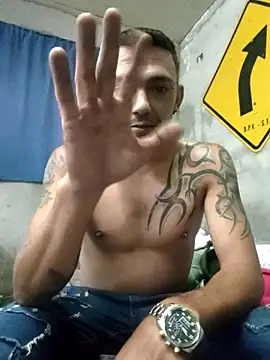 Snapshot of Santulucarola chatting on 7, 10, 2025 Santulucarola online show from 7, 10, 2025