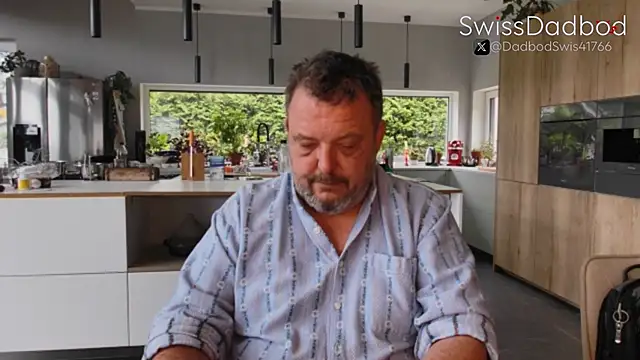 Snapshot of SwissDadbod chatting on 11, 9, 2025 SwissDadbod online show from 11, 9, 2025