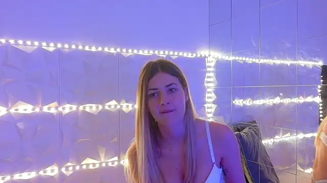 Snapshot of Aishha_ chatting on 17, 11, 2025 Aishha online show from 17, 11, 2025