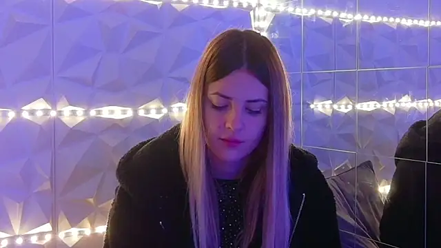 Snapshot of Aishha_ chatting on 2, 12, 2025 Aishha online show from 2, 12, 2025