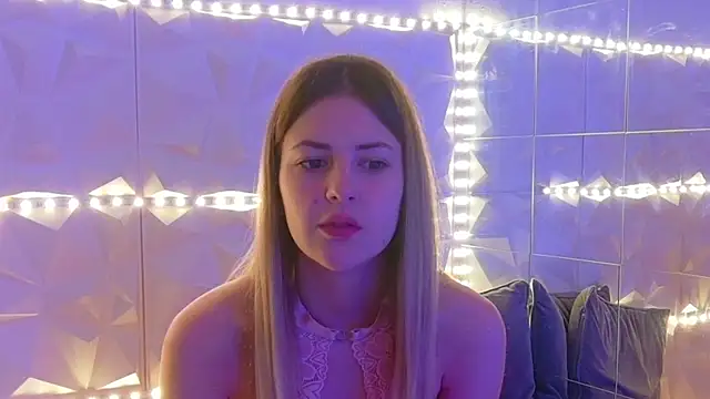 Snapshot of Aishha_ chatting on 15, 12, 2025 Aishha online show from 15, 12, 2025