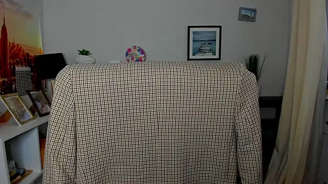 Snapshot of Velvet_Jasmine chatting on 1, 11, 2025 Velvet Jasmine online show from 1, 11, 2025