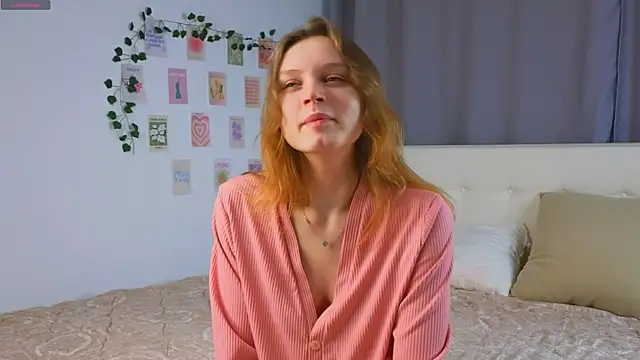 Snapshot of MandaReh chatting on 3, 12, 2025 MandaReh online show from 3, 12, 2025