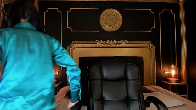 aitana johns online show from 18, 12, 2025