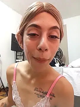 Snapshot of Darlyn_tenderhot__ chatting on 8, 3, 2026 Darlyn tenderhot online show from 8, 3, 2026