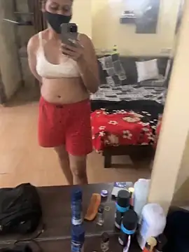 Snapshot of indianshycouple chatting on 4, 4, 2026 indianshycouple online show from 4, 4, 2026