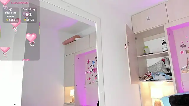 Stefannyevans  online show from 11, 11, 2025