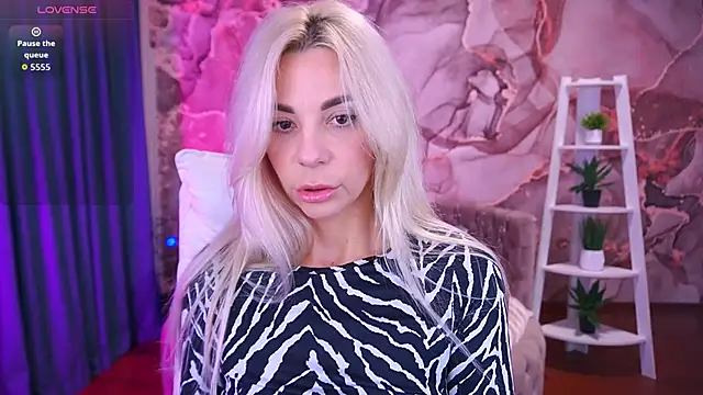 BellaRayyy online show from 2, 12, 2025