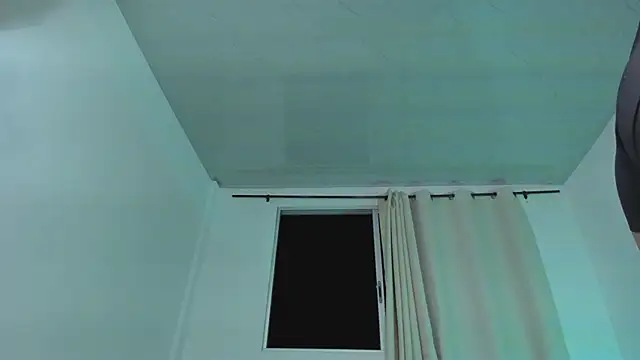 Selenafox 0 online show from 13, 9, 2025