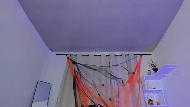 Selenafox 0 online show from 14, 10, 2025