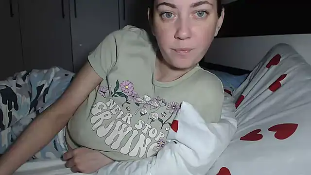 petite danielle online show from 22, 5, 2026