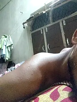 Snapshot of yours_boyyy chatting on 18, 9, 2025 yours boyyy online show from 18, 9, 2025