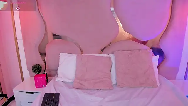 AbbieJoness   online show from 5, 12, 2025