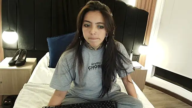 LiaMonroee  online show from 13, 3, 2026