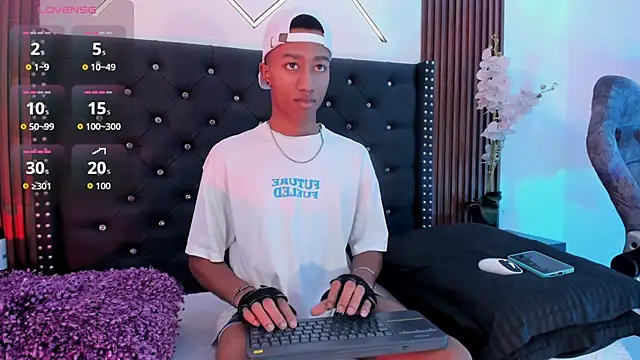 Snapshot of SammyAdams_ chatting on 24, 9, 2025 SammyAdams online show from 24, 9, 2025