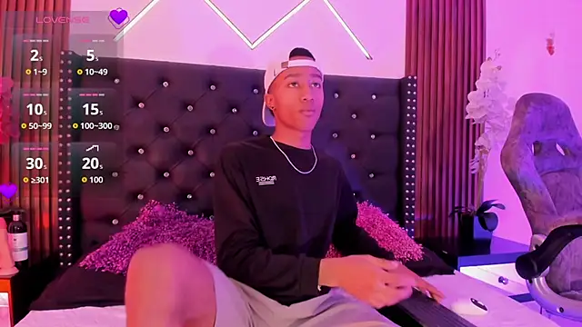 Snapshot of SammyAdams_ chatting on 26, 9, 2025 SammyAdams online show from 26, 9, 2025