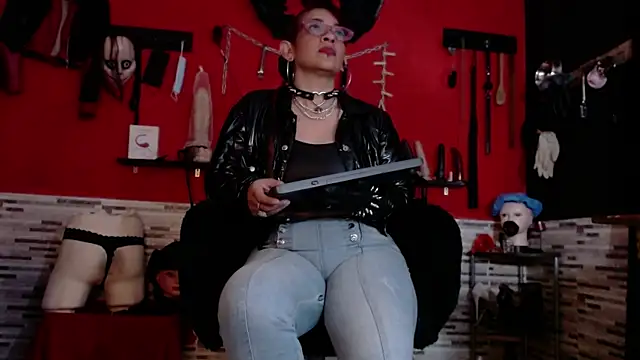 Snapshot of Miss_Mirandaa chatting on 16, 9, 2025 Miss Mirandaa online show from 16, 9, 2025