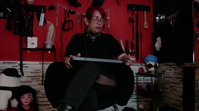 Snapshot of Miss_Mirandaa chatting on 16, 12, 2025 Miss Mirandaa online show from 16, 12, 2025