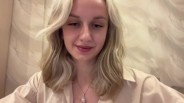 AdeleEverhart online show from 30, 11, 2025