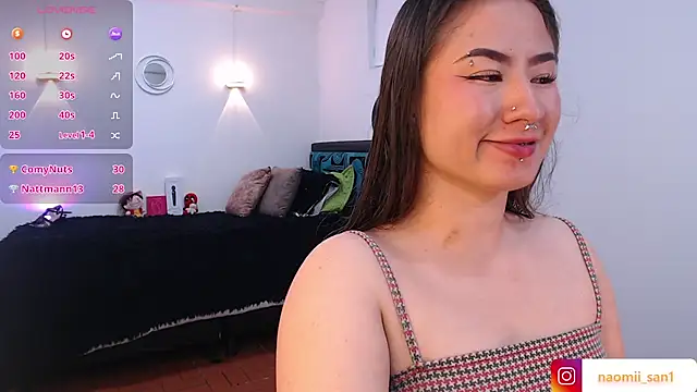 Snapshot of naomii_san chatting on 18, 9, 2025 naomii san online show from 18, 9, 2025