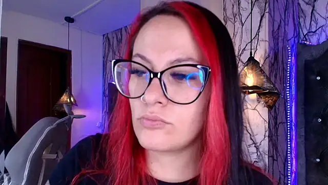 Zami Escobar of online show from 7, 4, 2026