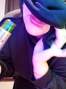 Snapshot of lilyan12 chatting on 24, 4, 2026 lilyan12 online show from 24, 4, 2026