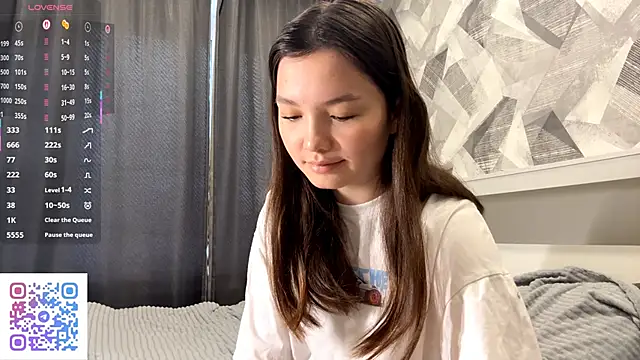 KiraVelvet online show from 5, 11, 2025