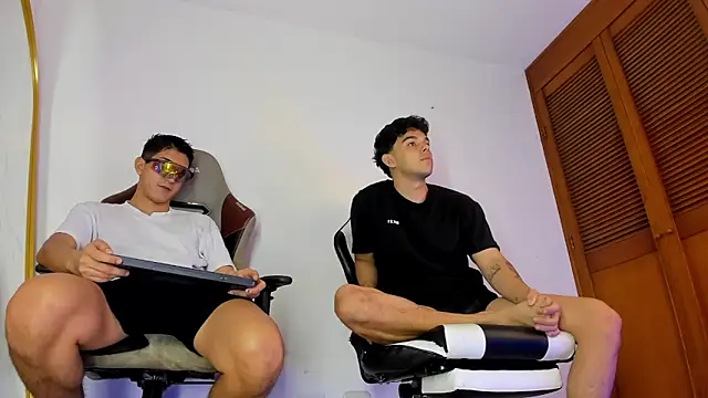 sotooliver3 online show from 12, 4, 2026