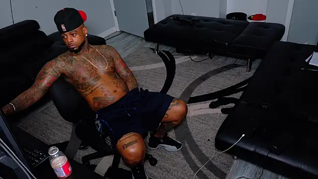 SLANGONDEMHOES online show from 9, 4, 2026